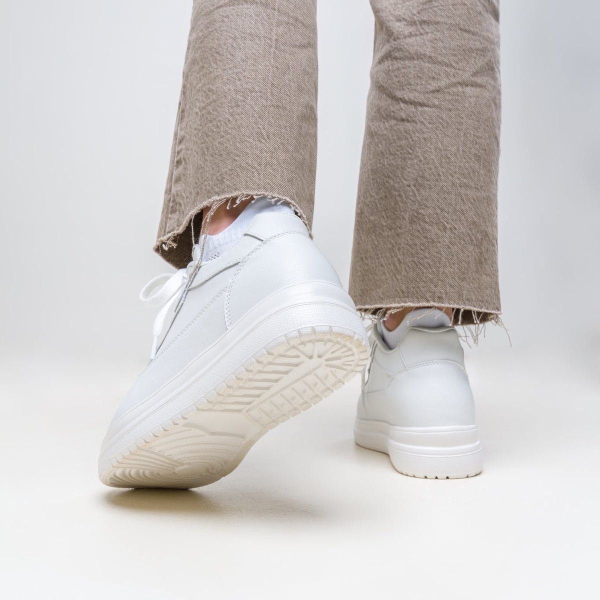 Elyra - +8CM Boost